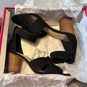 Vince Camuto Black Sandals with Tan Block Heel